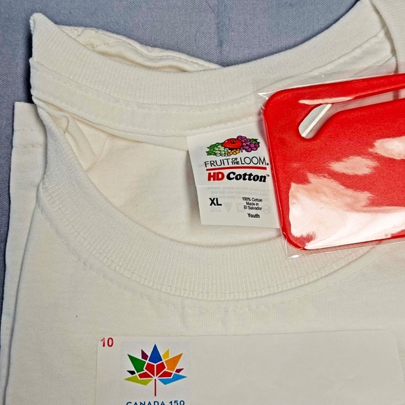 T-SHIRT, CANADA 150, YOUTH XL, OFFICIAL CANADA 150 ANNIVERSARY ITEM, FRUIT OF - Picture 2 of 4